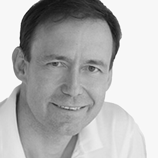 [Translate to Deutsch (Schweiz):] Portraitbild des Referenten in schwarz-weiß, Dr. Pertl