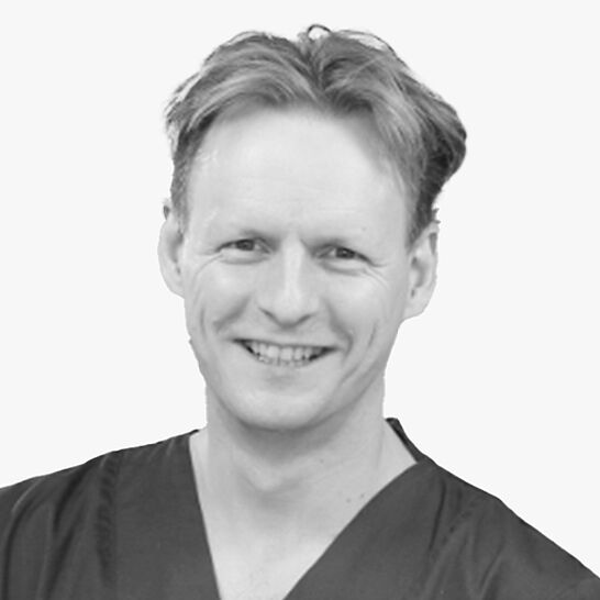 [Translate to Deutsch (Schweiz):] Portraitbild des Referenten in schwarz-weiß, Dr. Walter