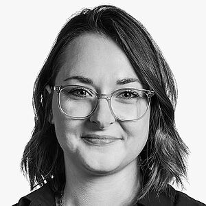 [Translate to Deutsch (Schweiz):] Portraitbild des Referenten in schwarz-weiß, Tabea Wiederänders