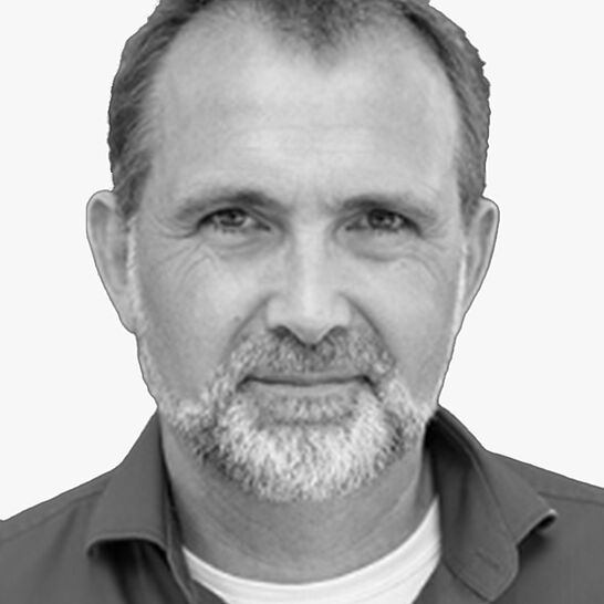 [Translate to Deutsch (Schweiz):] Portraitbild des Referenten in schwarz-weiß, Martin Permantier