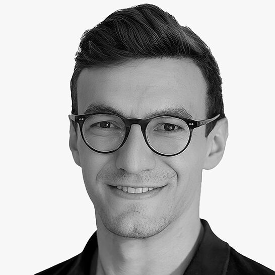 [Translate to Deutsch (Schweiz):] Portraitbild des Referenten in schwarz-weiß, Dr. med. Dr. med. dent. Johannes Raphael Kupka