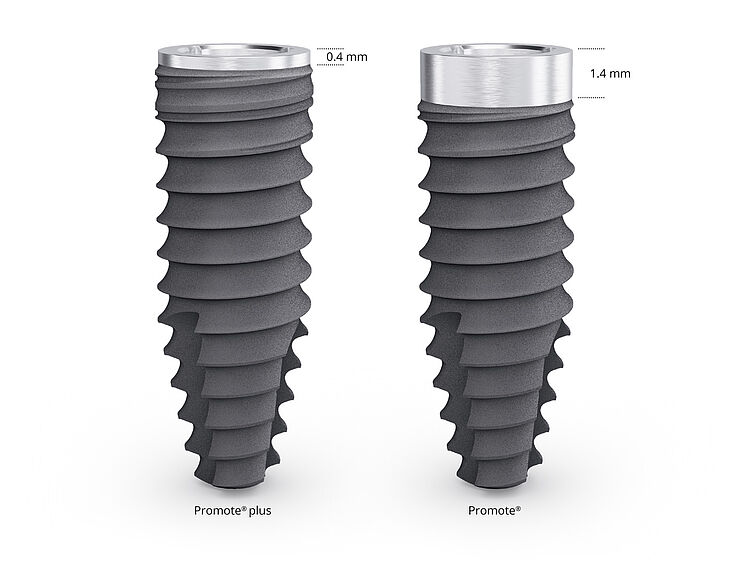 Zwei CAMLOG PROGRESSIVE-LINE Implantate stehen nebeneinander: links ein CAMLOG PROGRESSIVE-LINE Promote plus mit 0,4 mm hohem maschiniertem Implantathals und rechts ein CAMLOG PROGRESSIVE-LINE Promote mit 1,4 mm hohem maschiniertem Implantathals